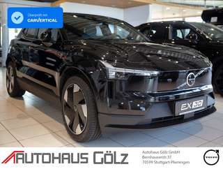 Schräge Frontansicht auf einen Volvo EX30 , freigestellt