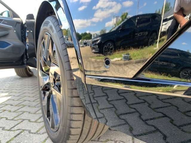 Fahrzeugbild eines Renault Rafale