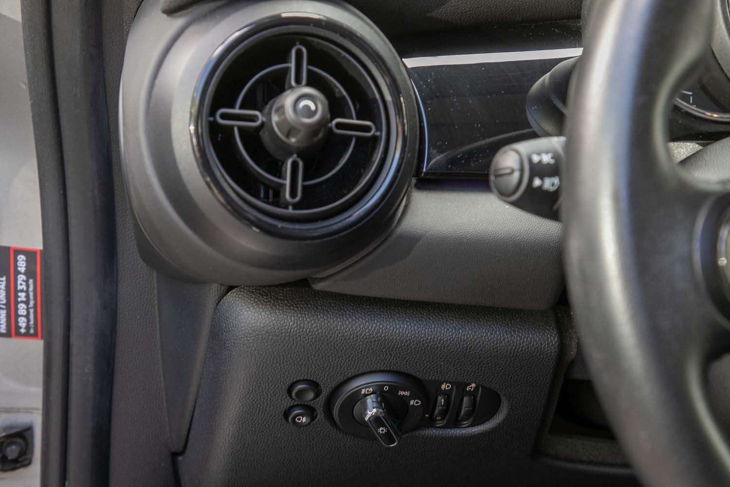 Fahrzeugbild eines MINI COOPER