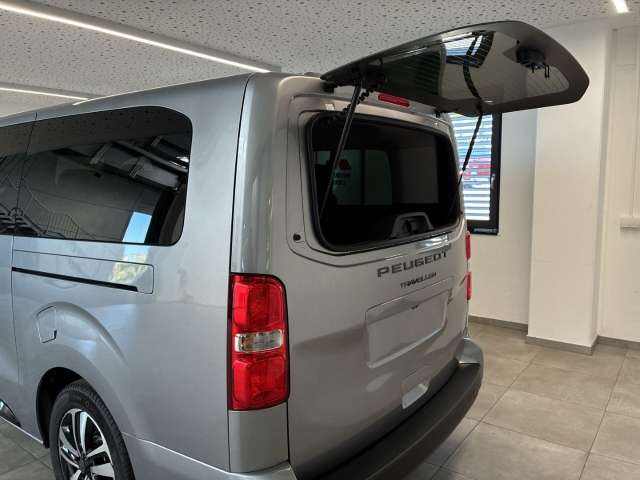 Fahrzeugbild eines Peugeot Traveller