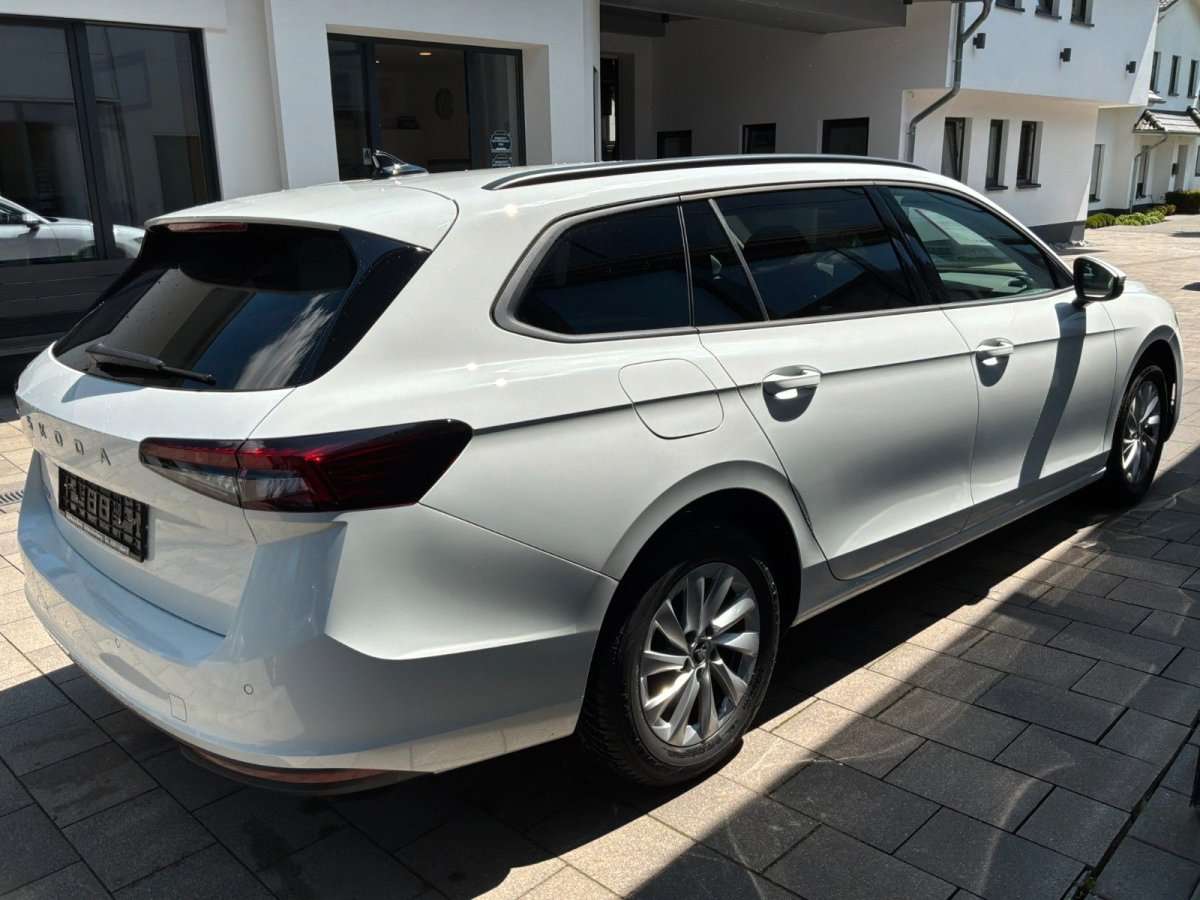 Fahrzeugbild eines Skoda Superb