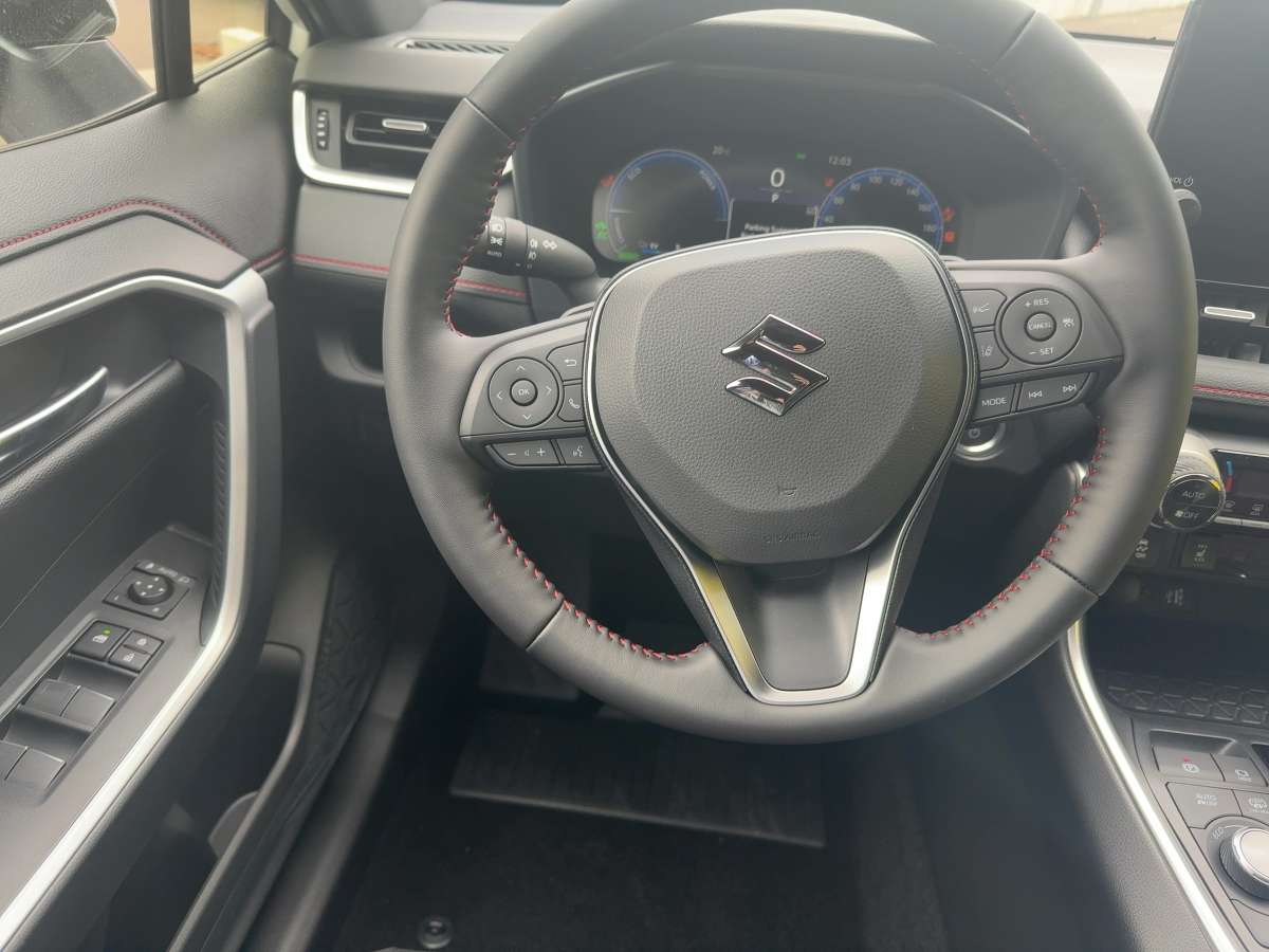 Fahrzeugbild eines Suzuki Across