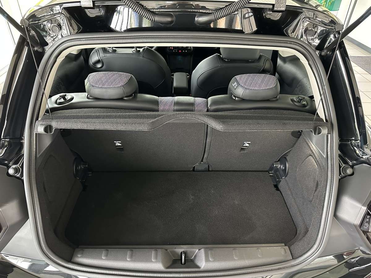 Fahrzeugbild eines MINI COOPER