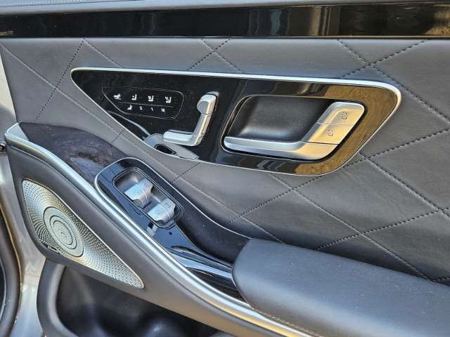 Fahrzeugbild eines Mercedes-Benz S-Klasse