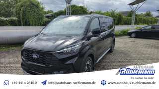 Schräge Frontansicht auf einen Ford Tourneo Custom , freigestellt