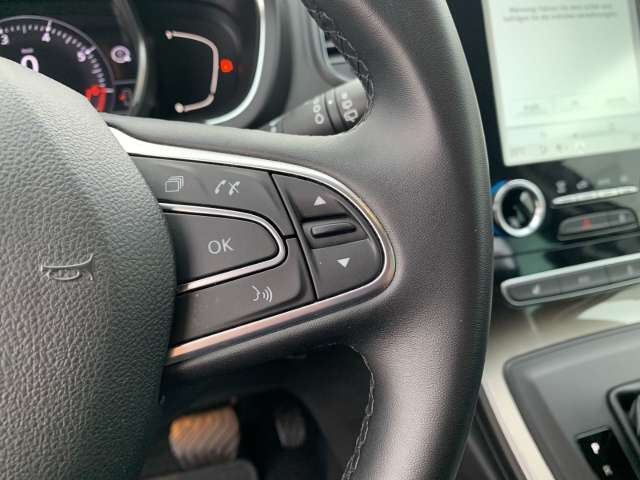 Fahrzeugbild eines Renault Grand Scénic