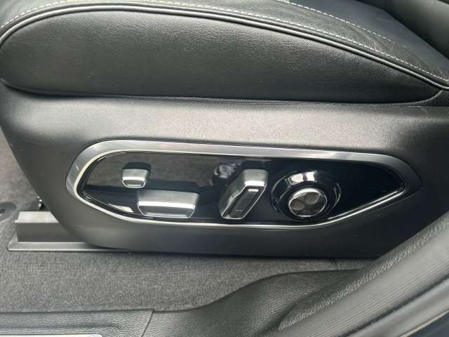 Fahrzeugbild eines Jeep Grand Cherokee