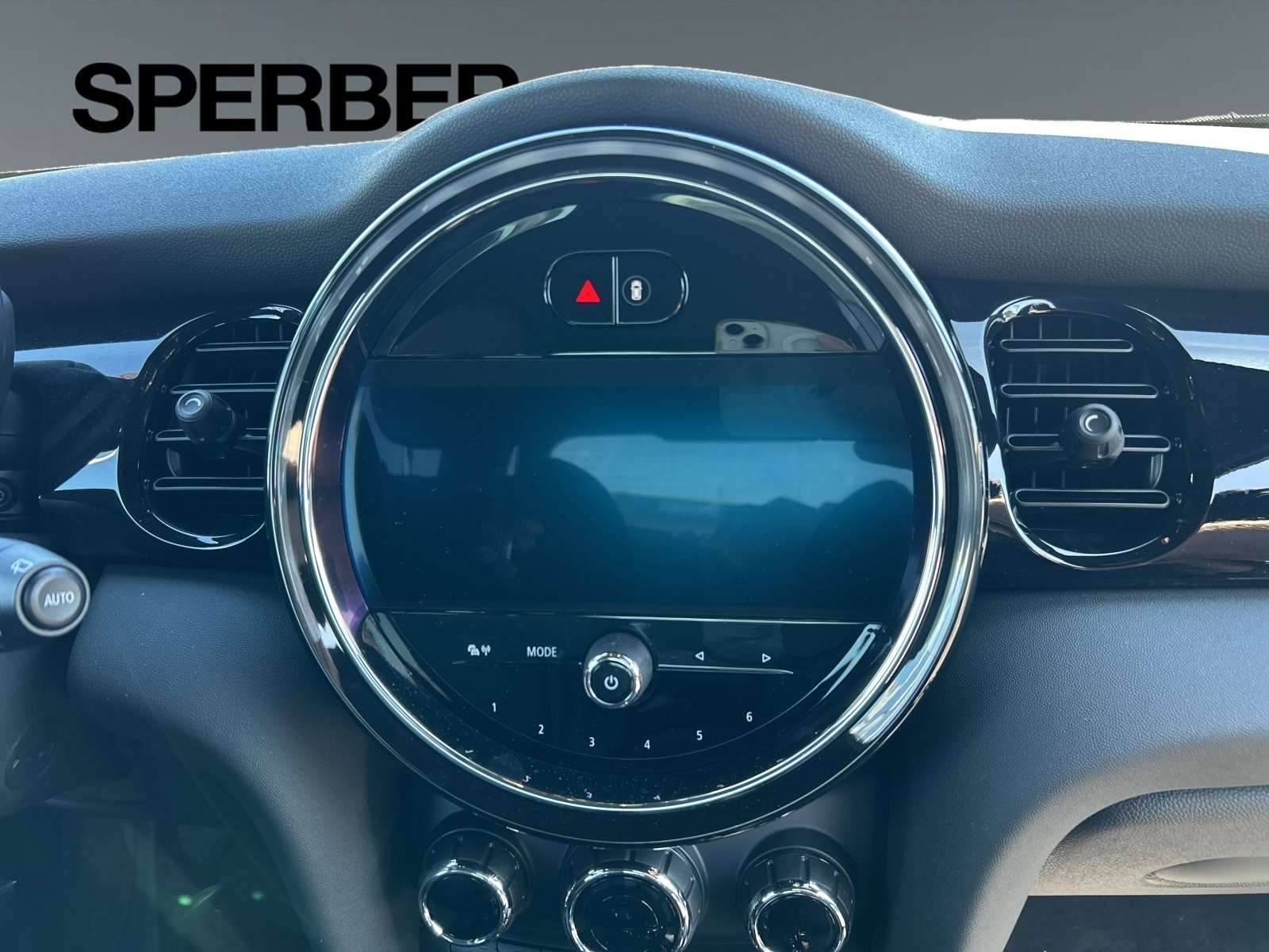 Fahrzeugbild eines MINI COOPER