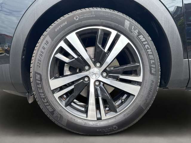 Fahrzeugbild eines Peugeot 5008