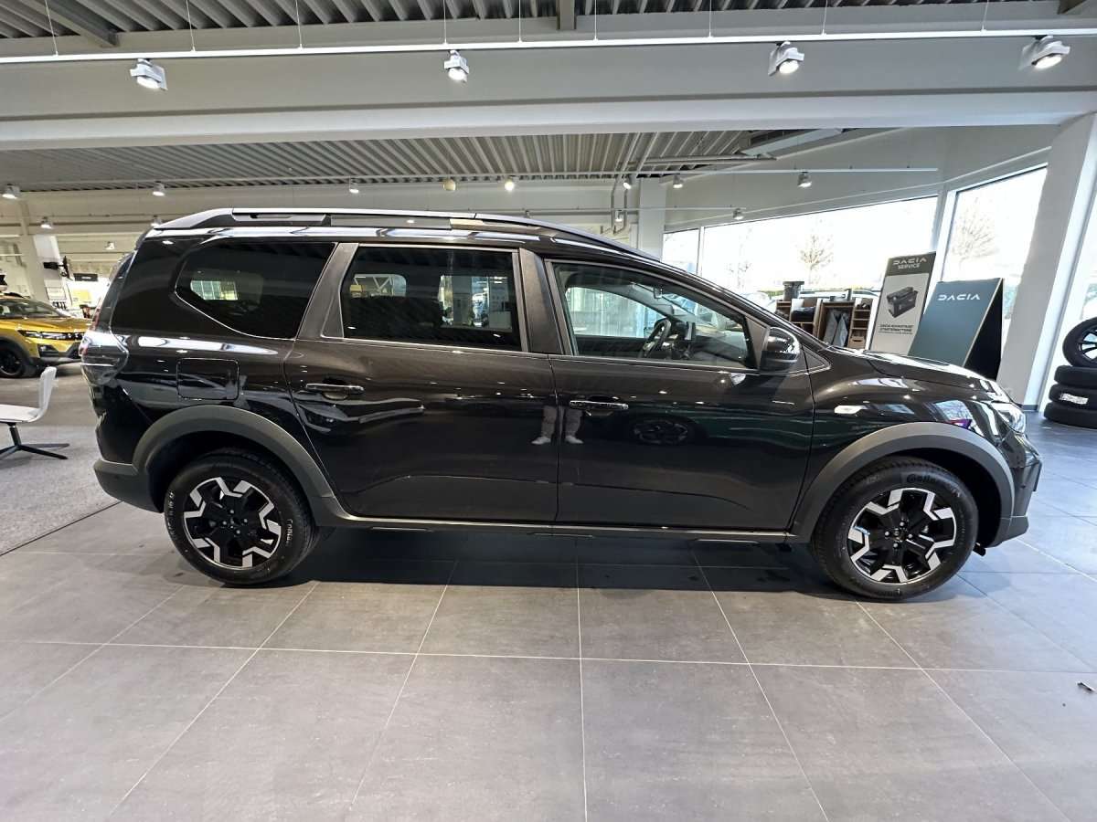 Fahrzeugbild eines Dacia Jogger
