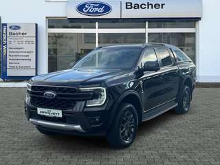 Schräge Frontansicht auf einen Ford Ranger , freigestellt