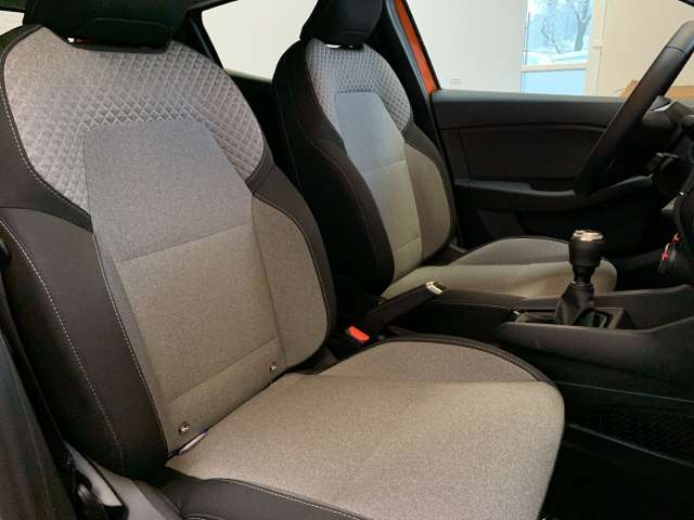 Fahrzeugbild eines Renault Clio