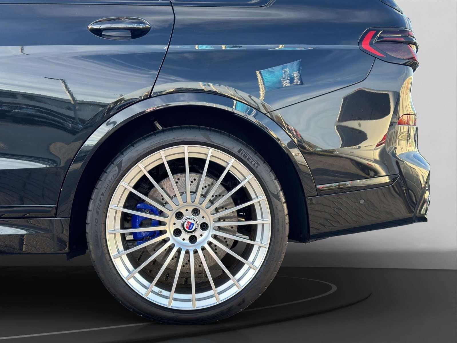 Fahrzeugbild eines Alpina XB7