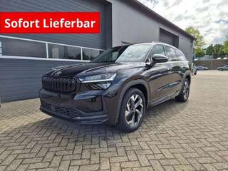 Schräge Frontansicht auf einen Skoda Kodiaq , freigestellt