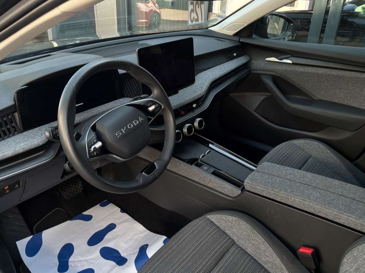 Fahrzeugbild eines Skoda Superb