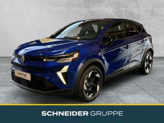 Schräge Frontansicht auf einen Renault Captur , freigestellt