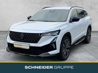 Schräge Frontansicht auf einen Renault Espace , freigestellt