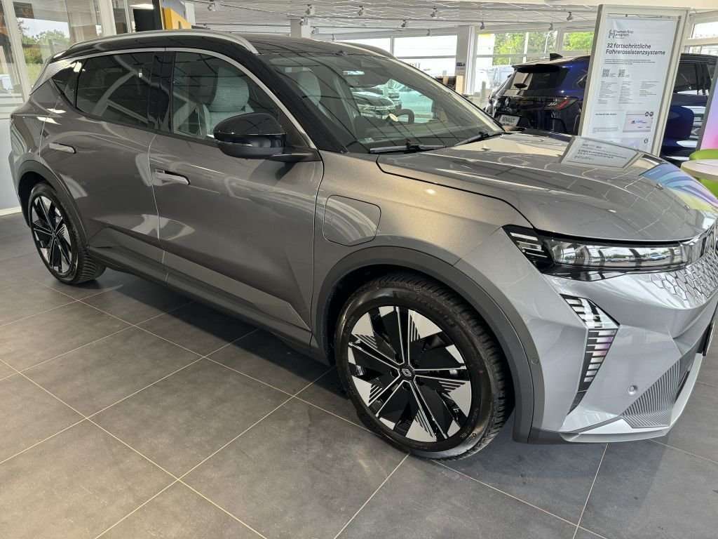 Fahrzeugbild eines Renault Scenic E-TECH