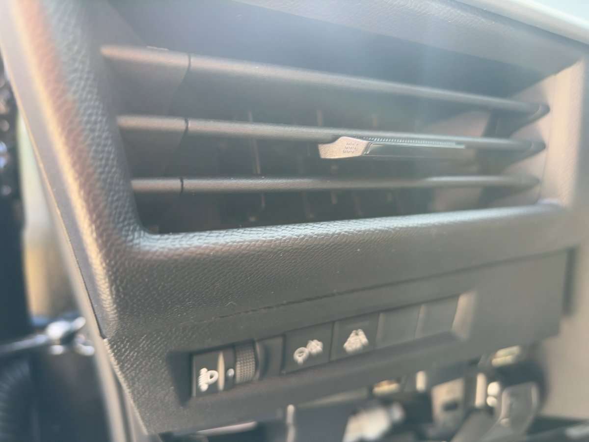 Fahrzeugbild eines Opel Frontera
