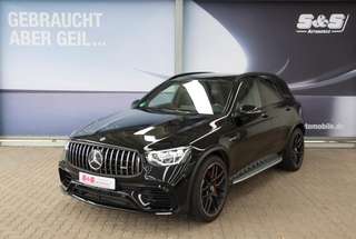 Schräge Frontansicht auf einen Mercedes-Benz GLC , freigestellt