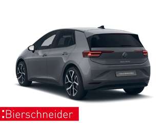 Schräge Frontansicht auf einen Volkswagen ID.3 , freigestellt