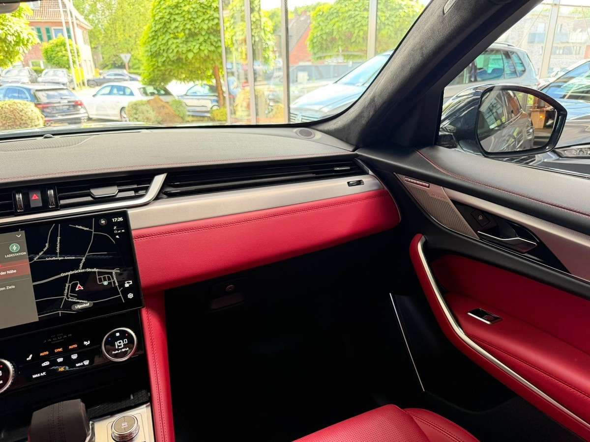 Fahrzeugbild eines Jaguar F-PACE