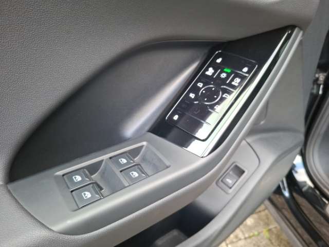 Fahrzeugbild eines Audi Q6 e-tron