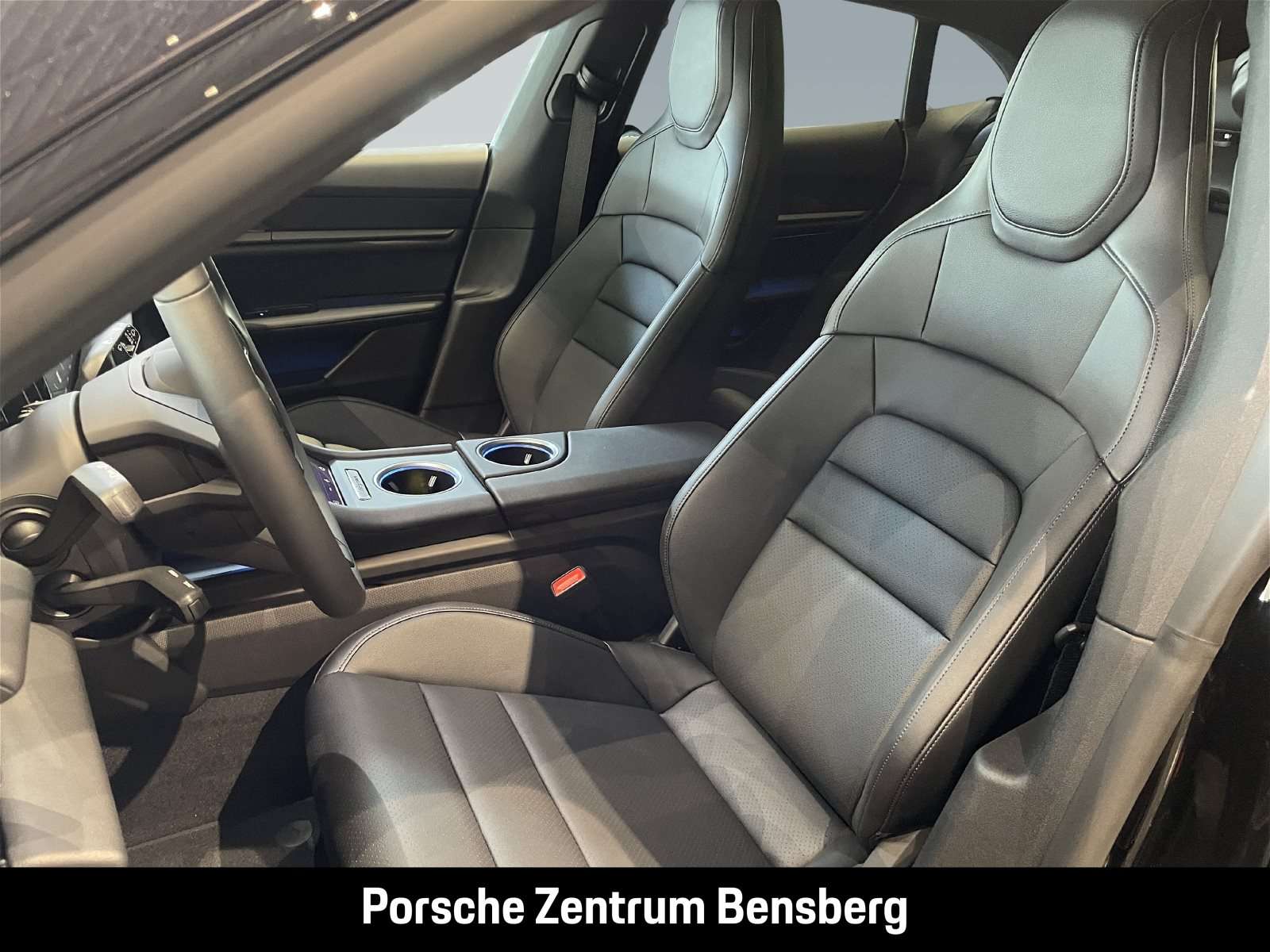 Fahrzeugbild eines Porsche Taycan