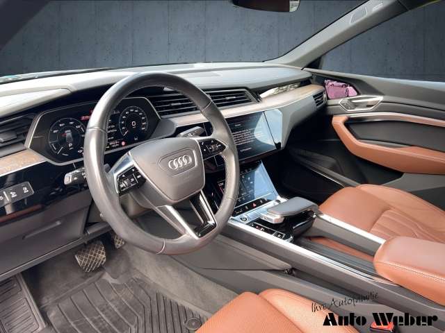 Fahrzeugbild eines Audi Q8