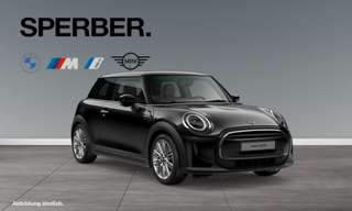 Schräge Frontansicht auf einen MINI COOPER , freigestellt