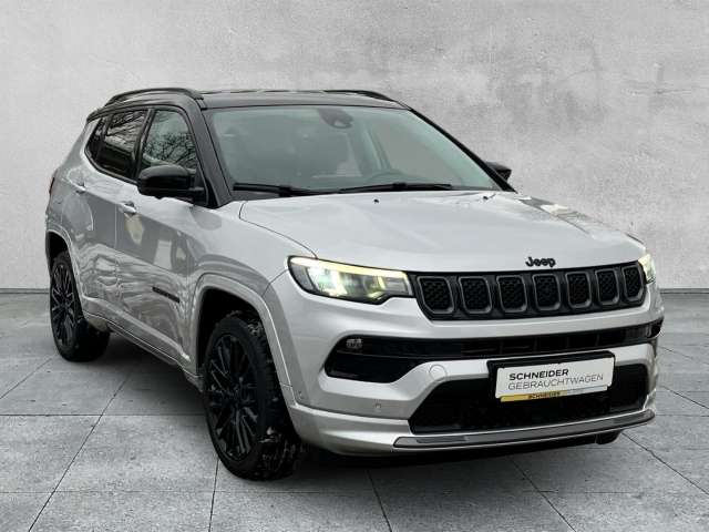 Fahrzeugbild eines Jeep Compass