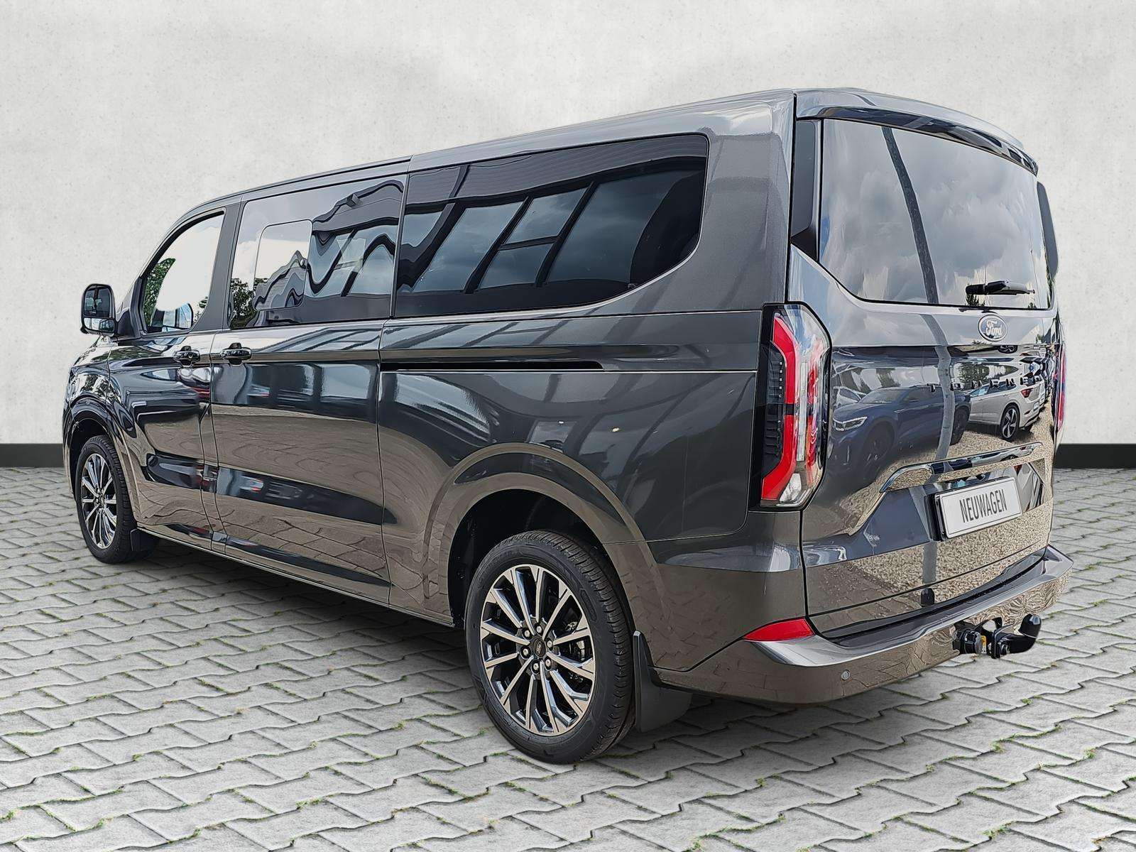 Fahrzeugbild eines Ford Tourneo Custom