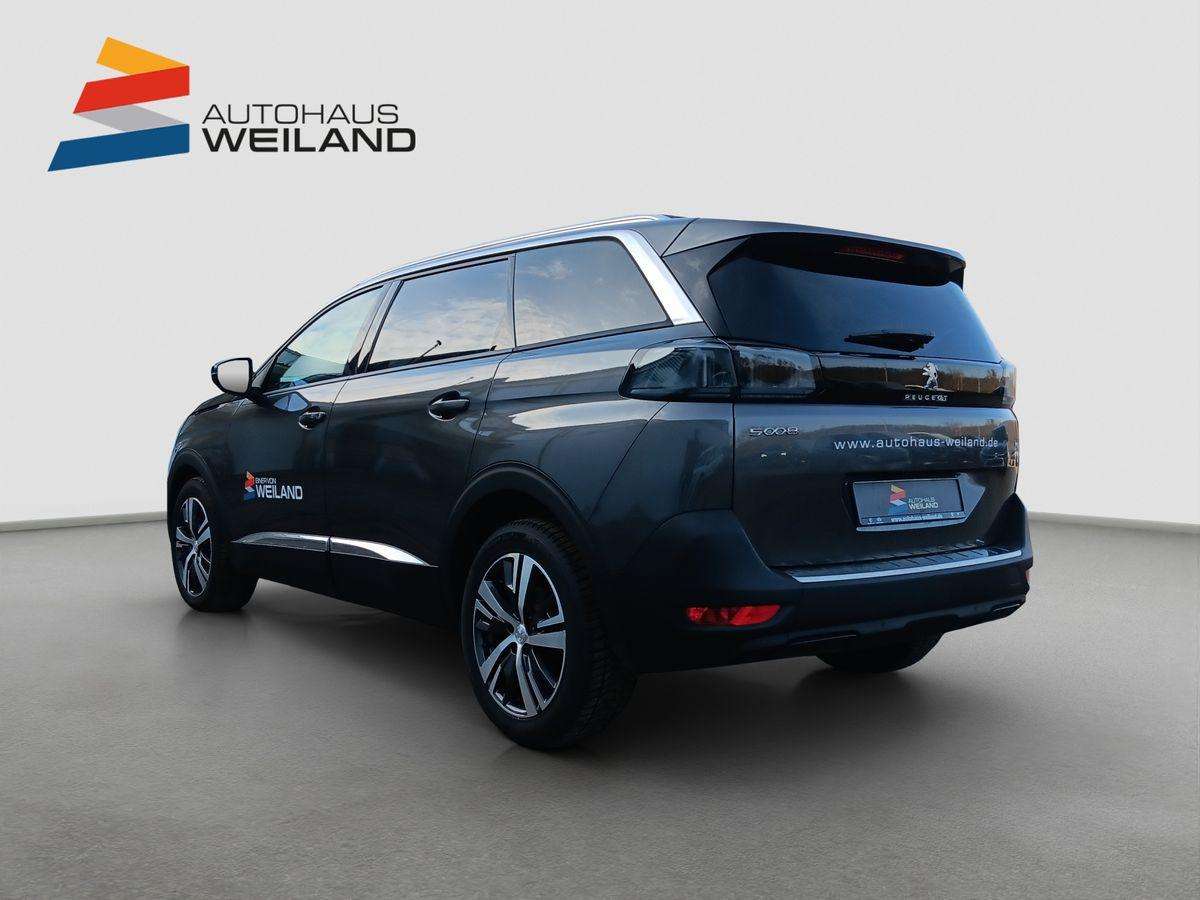 Fahrzeugbild eines Peugeot 5008