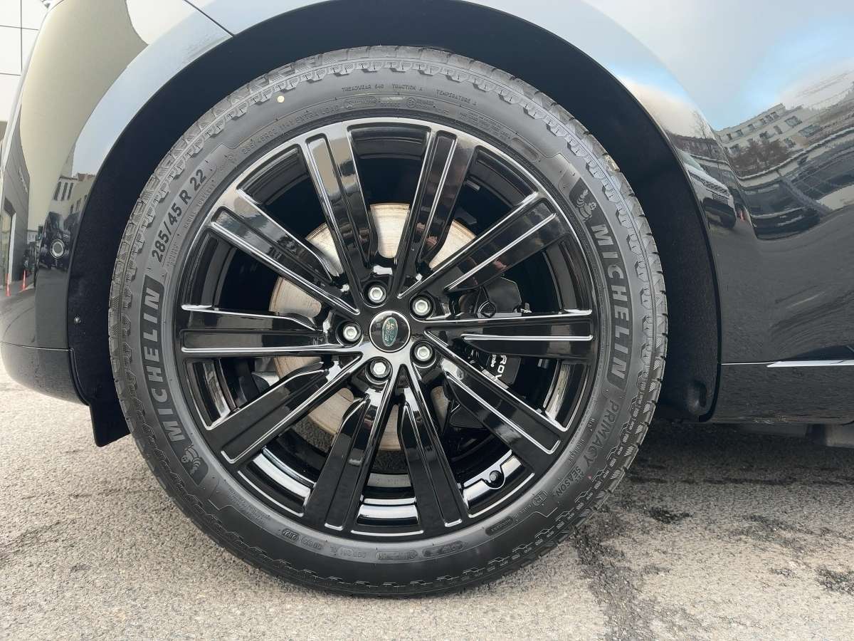 Fahrzeugbild eines Land Rover Range Rover