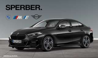 Schräge Frontansicht auf einen BMW 2er-Reihe , freigestellt