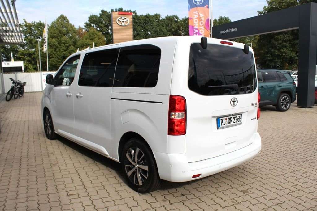 Fahrzeugbild eines Toyota Proace