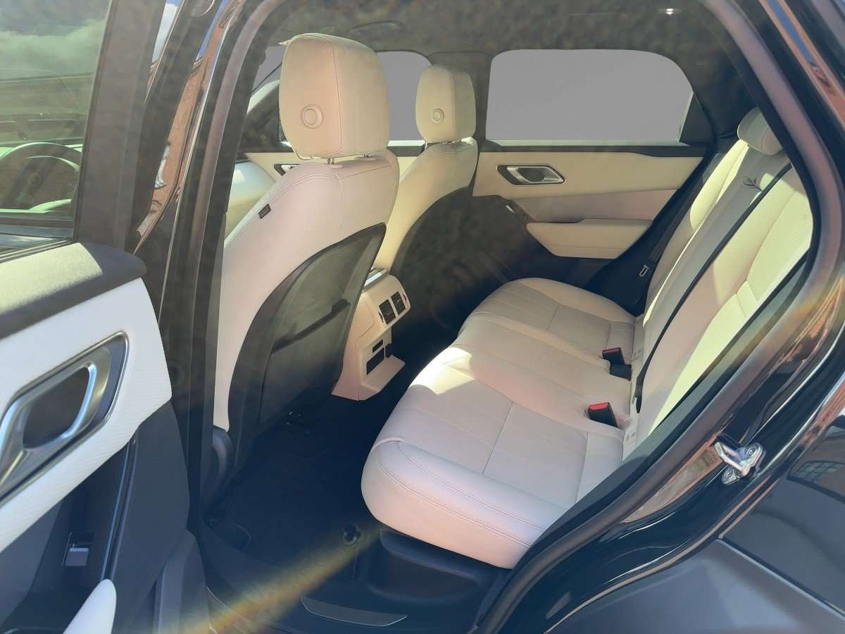 Fahrzeugbild eines Land Rover Range Rover Velar