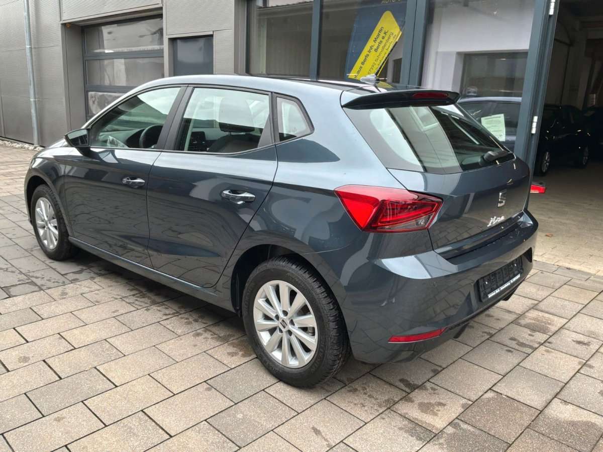 Fahrzeugbild eines SEAT Ibiza
