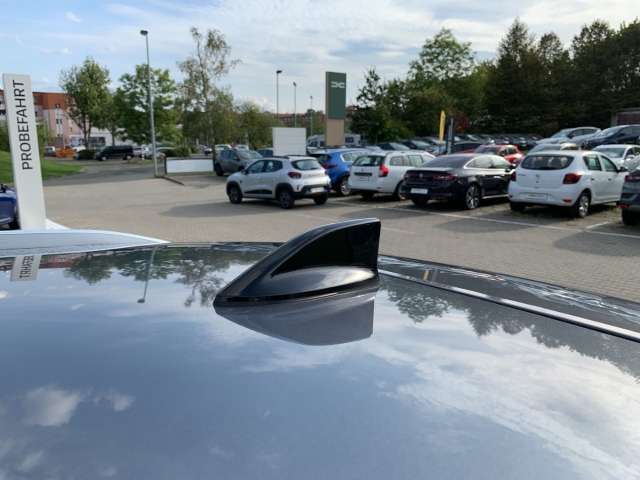 Fahrzeugbild eines Renault Scenic E-TECH