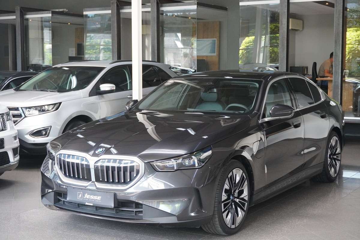 Fahrzeugbild eines BMW 5er-Reihe