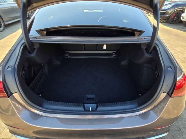 Fahrzeugbild eines Mercedes-Benz E-Klasse