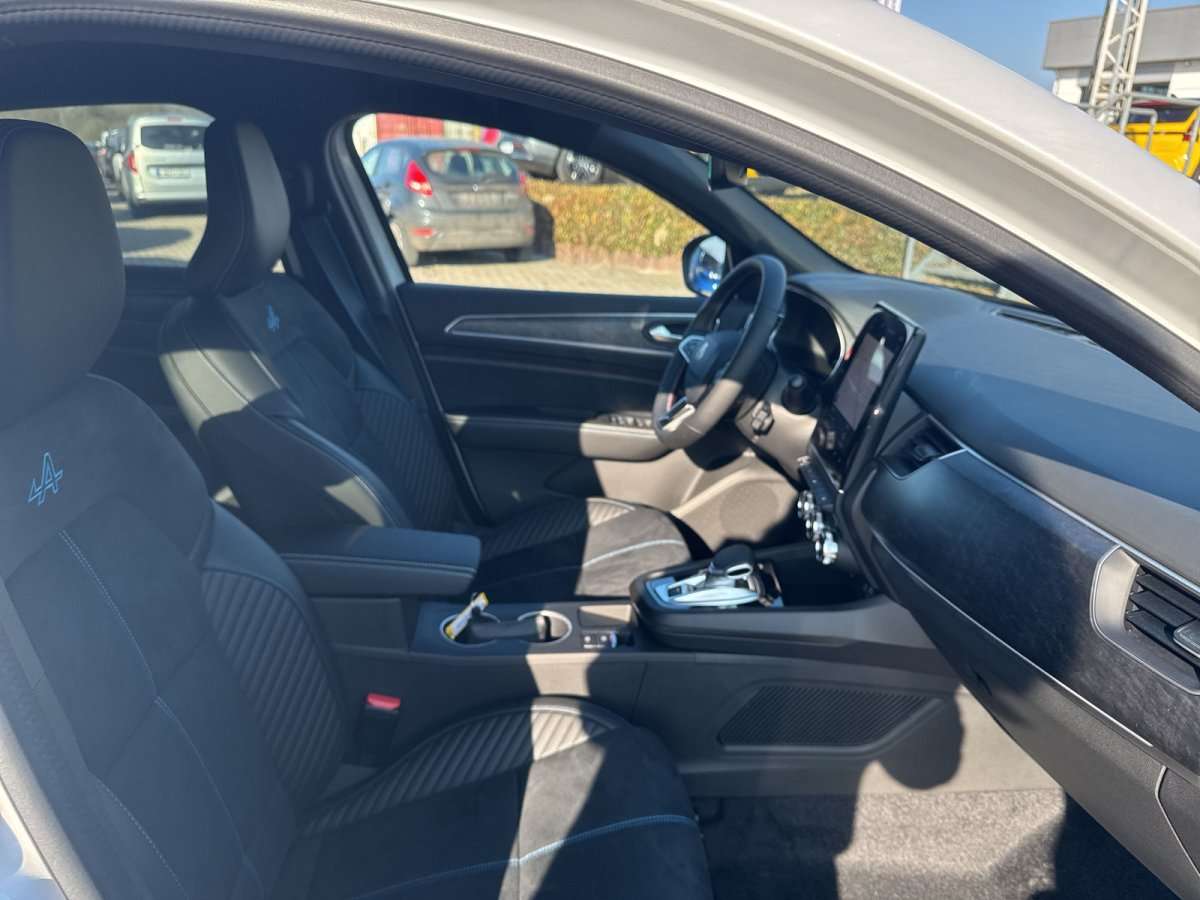 Fahrzeugbild eines Renault Arkana