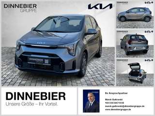 Schräge Frontansicht auf einen Kia Picanto , freigestellt