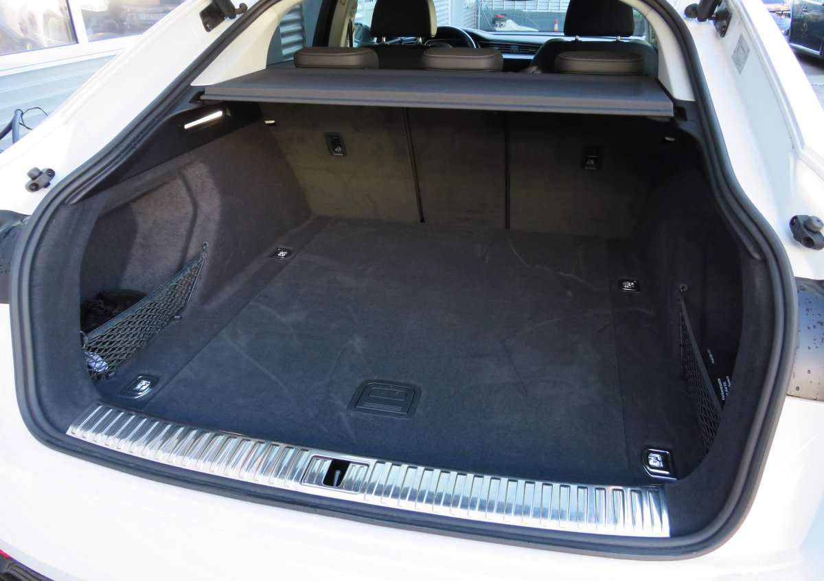 Fahrzeugbild eines Audi Q8 e-tron