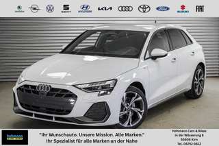 Schräge Frontansicht auf einen Audi A3 , freigestellt