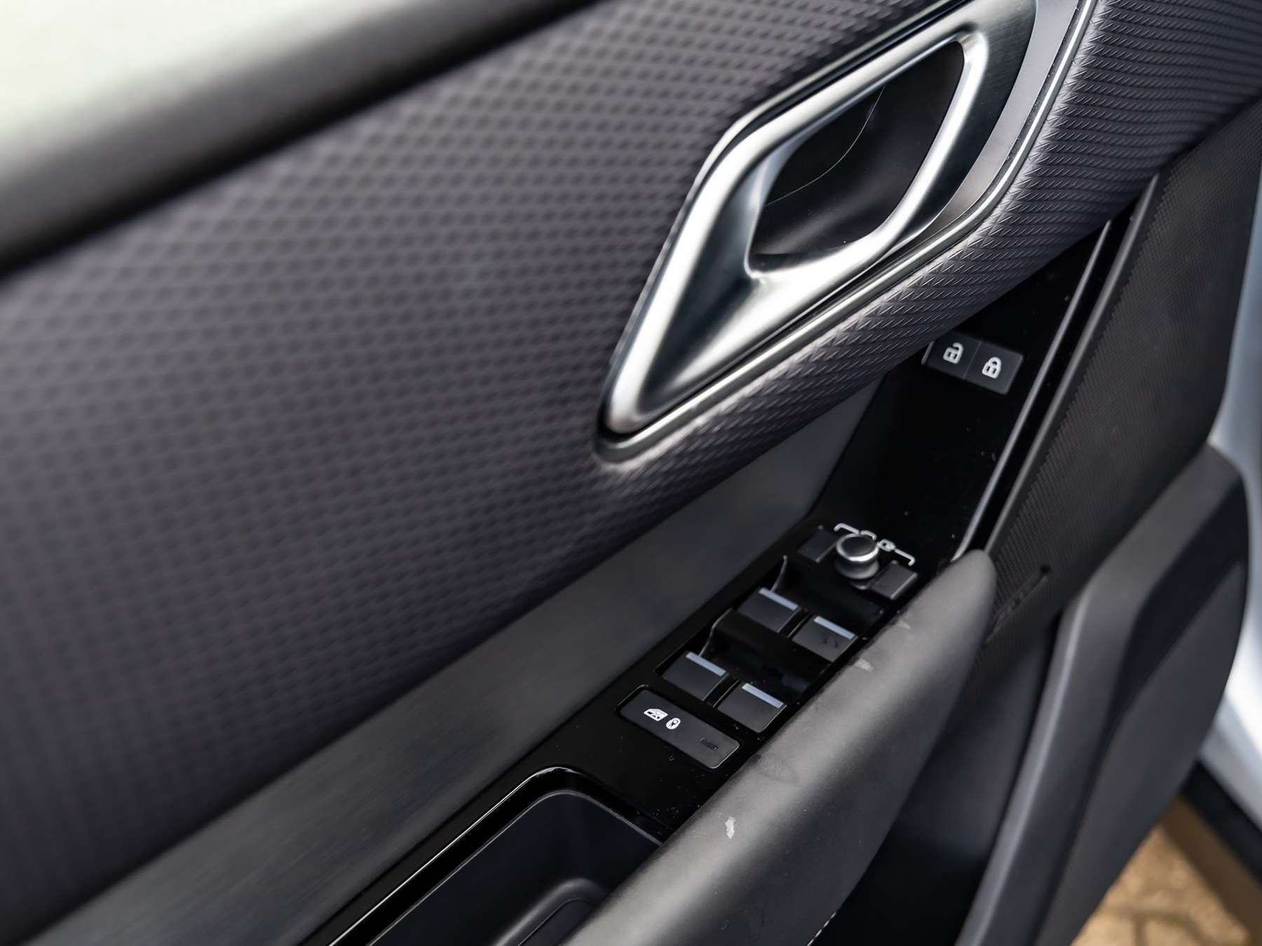 Fahrzeugbild eines Land Rover Range Rover Velar