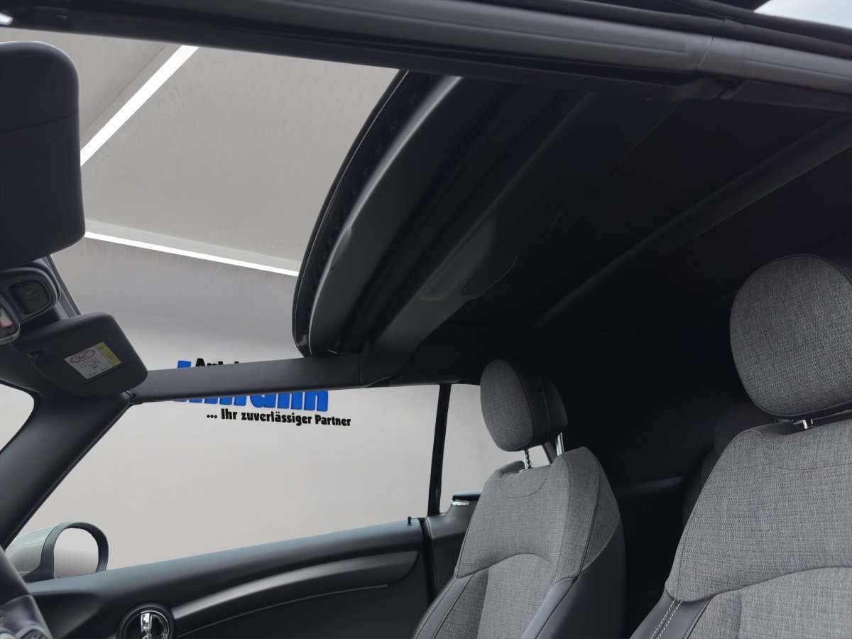 Fahrzeugbild eines MINI COOPER