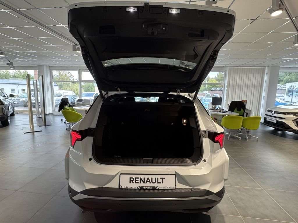 Fahrzeugbild eines Renault Scenic E-TECH