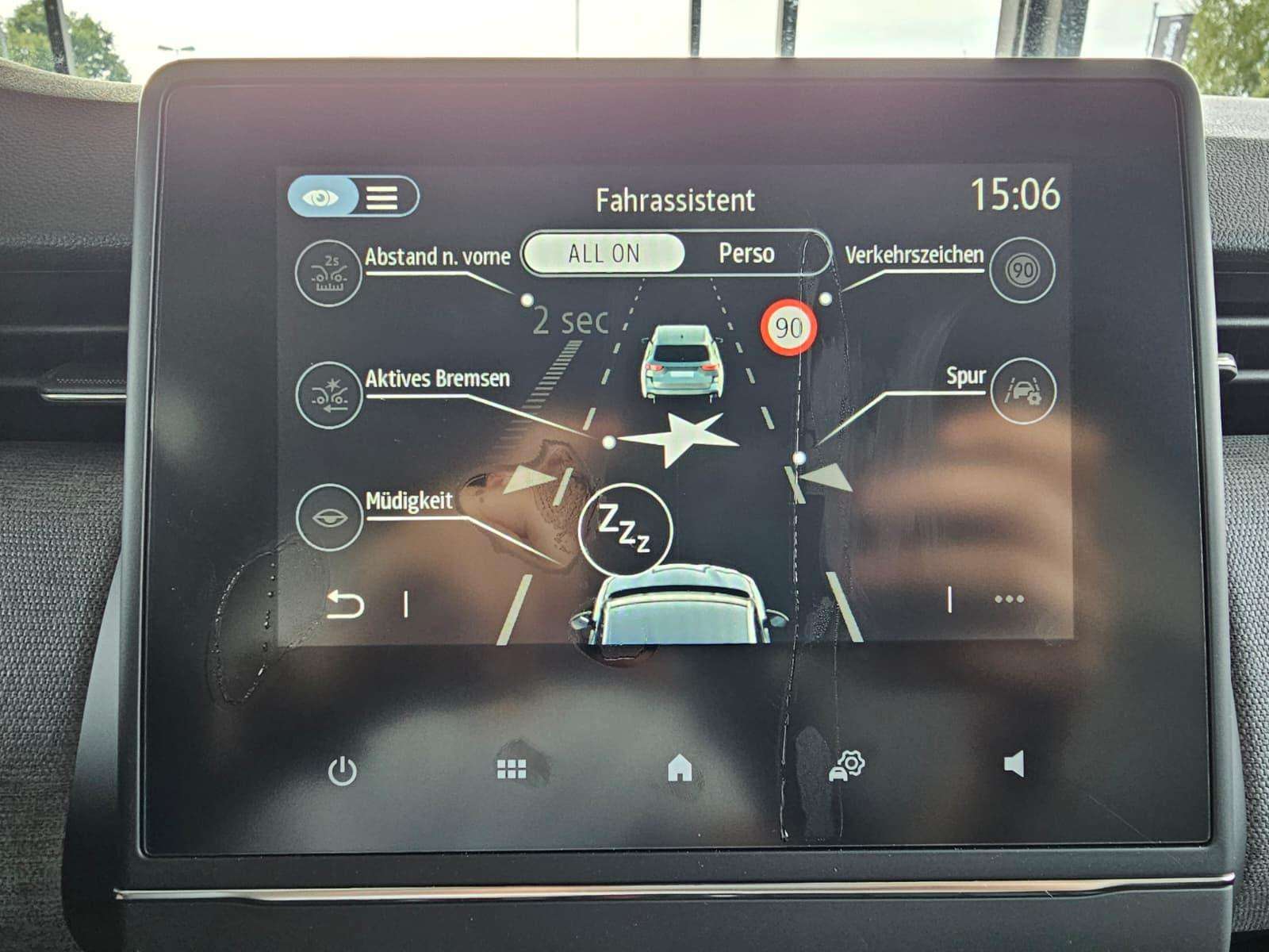 Fahrzeugbild eines Renault Clio