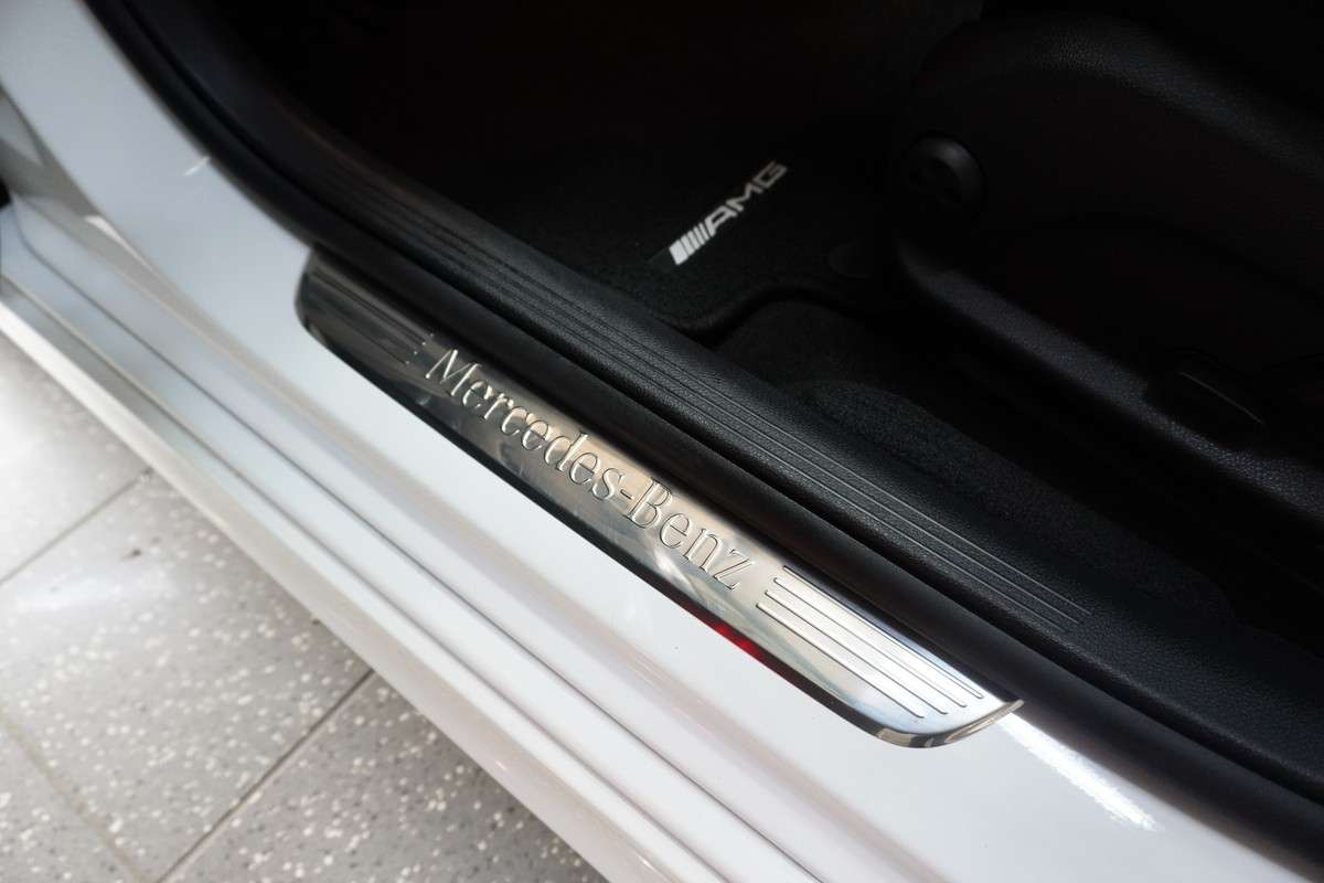Fahrzeugbild eines Mercedes-Benz E-Klasse